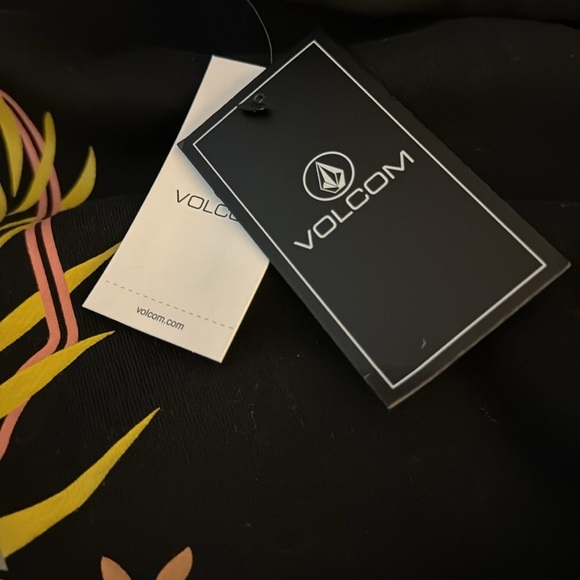 Volcom Women's Stone Magic BF Crew Sweatshirt. Sz L.  NWT - Picture 5 of 6